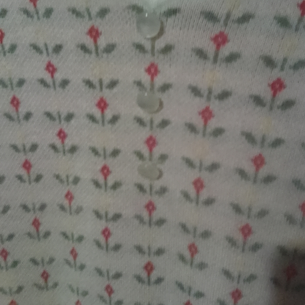 Women's V-Neck Patterned Top - Picture 3 of 3